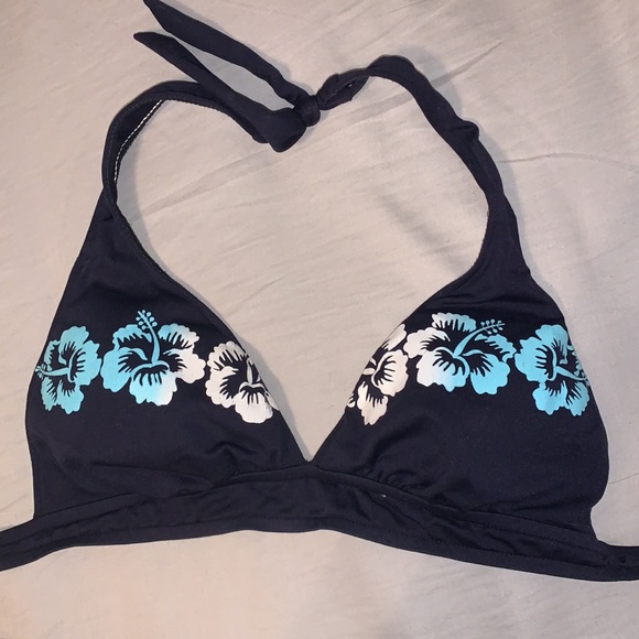 Matching Bikini Set - Picture 2 of 7